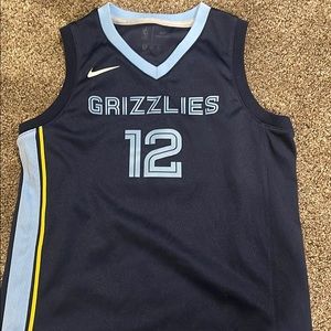 Basketball Youth medium 10/12 jersey.
